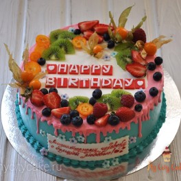 Ягодный торт на день рождения на заказ в Красноярске
