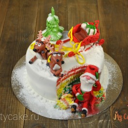 Новогодний торт с оленями на заказ в Красноярске