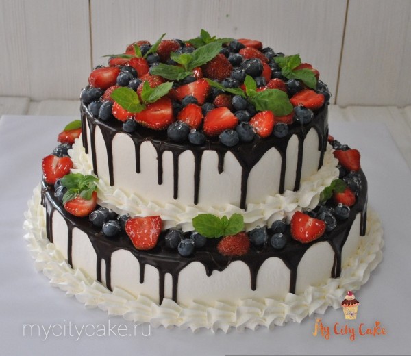 Торт двухъярусный с ягодой и мятой торты на заказ Mycitycake