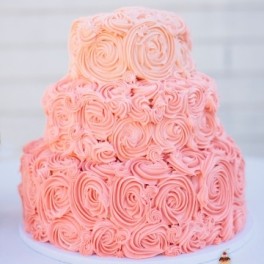 Сливочный свадебный торт на заказ в Красноярске