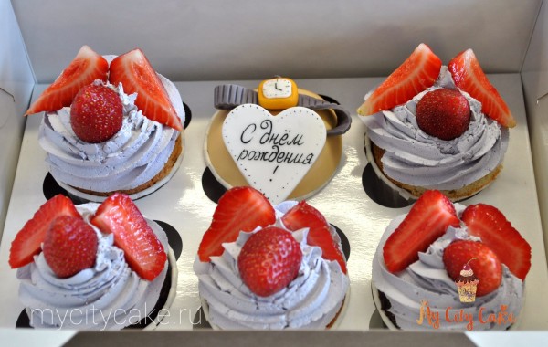 Капкейки с ягодой в день рождения торты на заказ Mycitycake