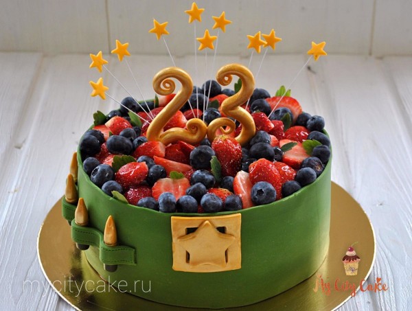 Торт с ягодами на 23 февраля торты на заказ Mycitycake