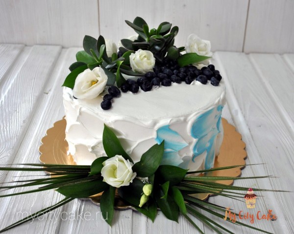 Сливочный торт с живыми цветами торты на заказ Mycitycake