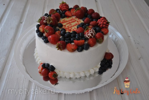 Торт с голубикой и клубникой торты на заказ Mycitycake