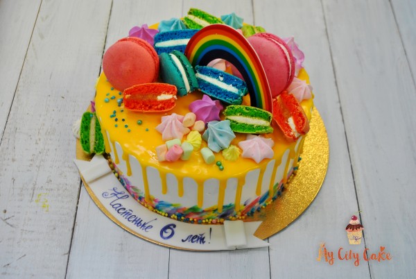 Разноцветный торт с макаронами торты на заказ Mycitycake