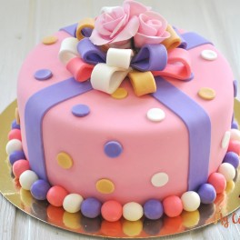 Розовый торт для девочки на заказ в Красноярске