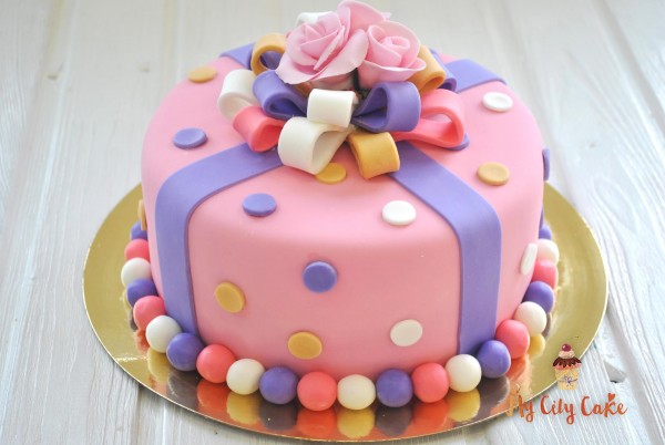 Розовый торт для девочки торты на заказ Mycitycake