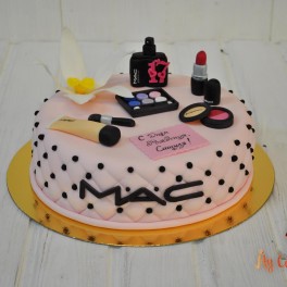 Торт с косметикой для девочки на заказ в Красноярске