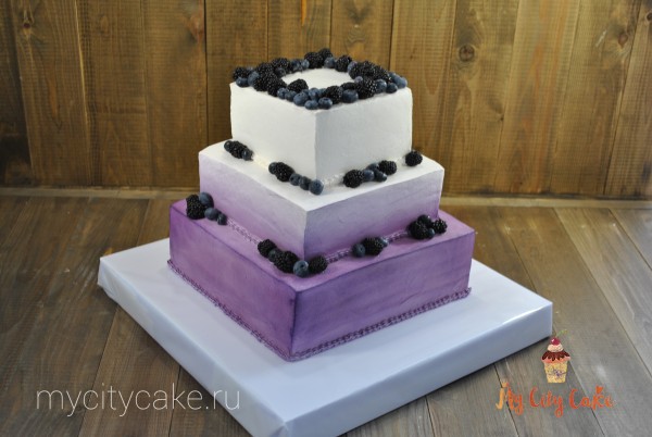 Трехъярусный стильный торт торты на заказ Mycitycake