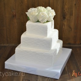 Торт с белыми розами на заказ в Красноярске