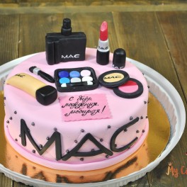 Торт с косметикой mac на заказ в Красноярске