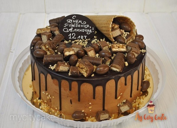 Торт со сладостями торты на заказ Mycitycake