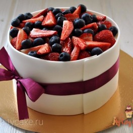 Торт со свежей ягодой 3 на заказ в Красноярске