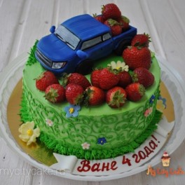 Торт с машинкой и ягодами на заказ в Красноярске
