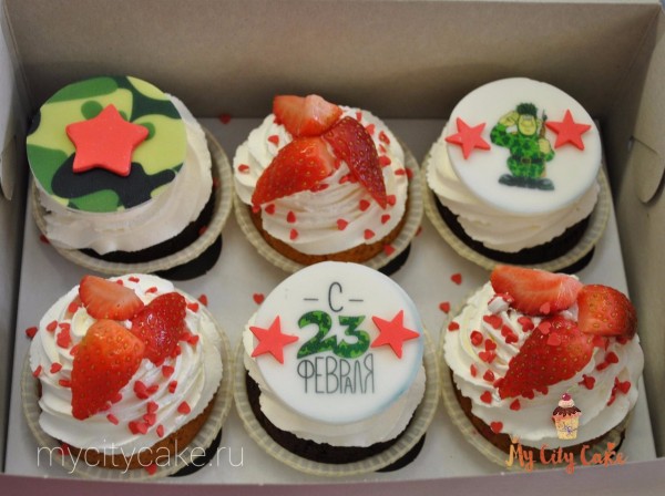 Капкейки с ягодами на 23 февраля торты на заказ Mycitycake