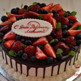 Торт с ягодой для любимого на заказ в Красноярске