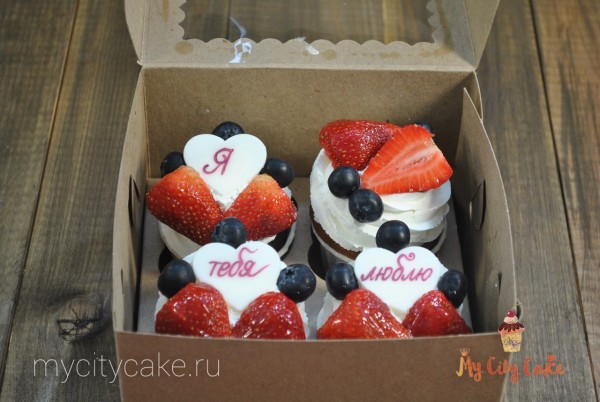 Капкейки с ягодами торты на заказ Mycitycake