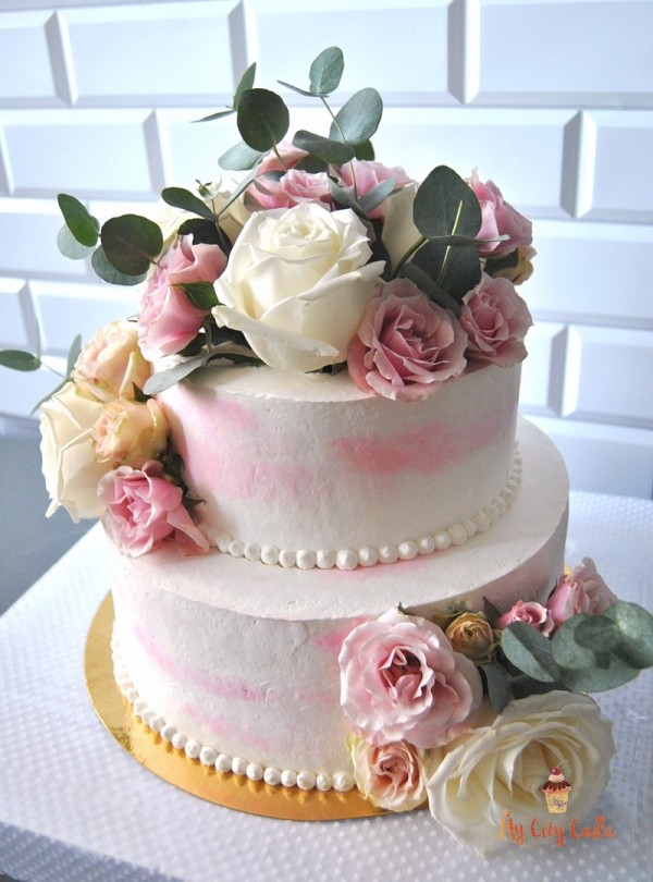 Свадебный торт с живыми цветами торты на заказ Mycitycake