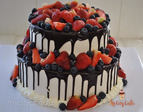 Свадебный торт с ягодой 2 торты на заказ Mycitycake