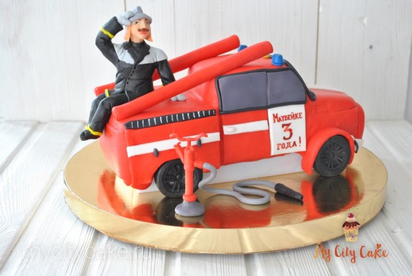 Торт в виде пожарной машины торты на заказ Mycitycake