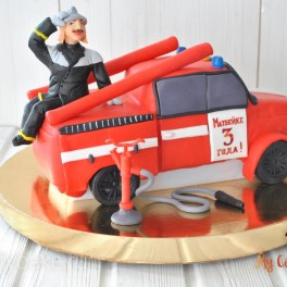Торт в виде пожарной машины на заказ в Красноярске
