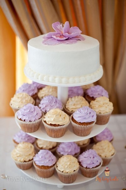 Торт свадебный на подставке торты на заказ Mycitycake