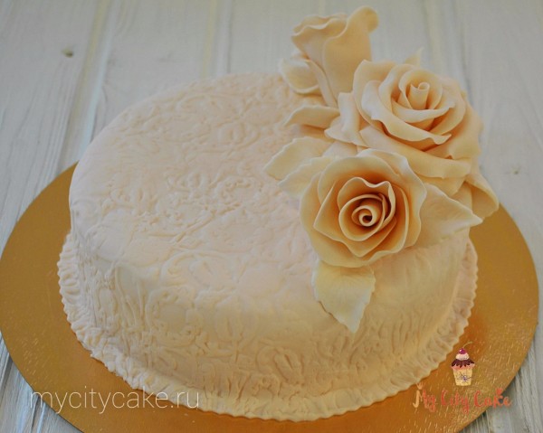 Нежный торт с розами торты на заказ Mycitycake