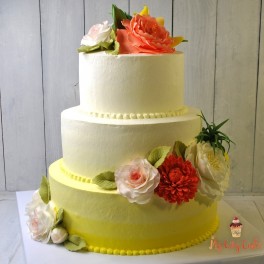 Торт на свадьбу с живыми цветами на заказ в Красноярске