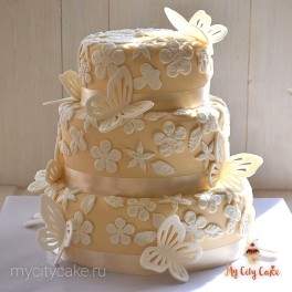 Свадебный торт с бабочками на заказ в Красноярске
