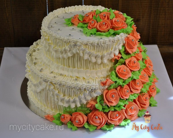 Свадебный торт со сливочными розочками торты на заказ Mycitycake