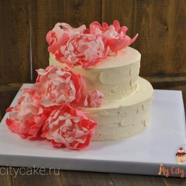 Свадебный торт с розовыми пионами на заказ в Красноярске